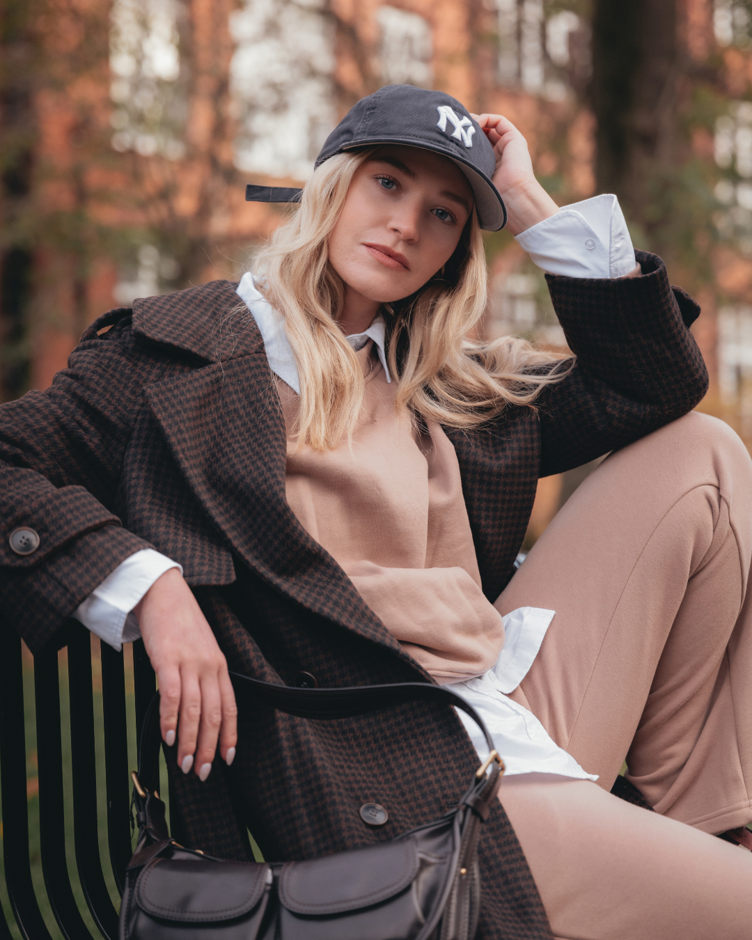 The Classic Crew - Sand